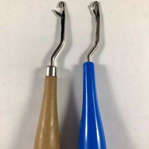 SET OF TWO LATCH HOOK RUG MAKING TOOLS SPINNERIN KOREA VINTAGE BLUE WOOD DURABLE